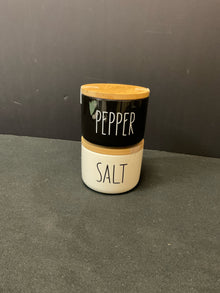  Salt & Pepper Set