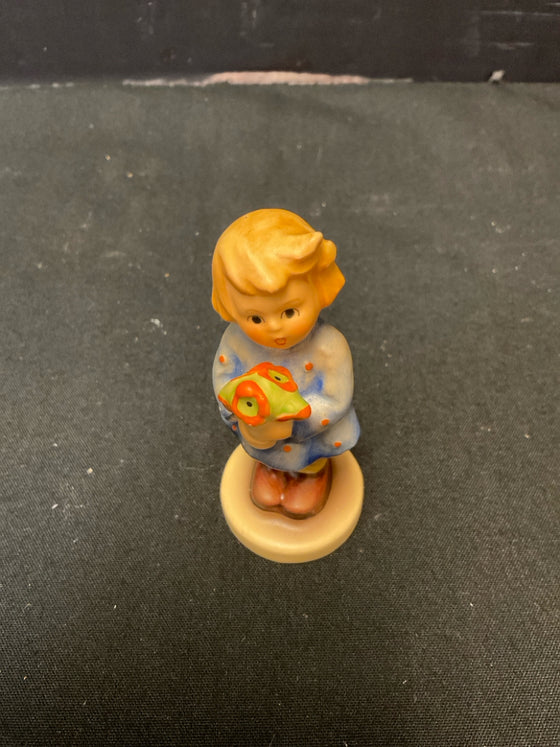 Hummel Statue/Figurine/Bust
