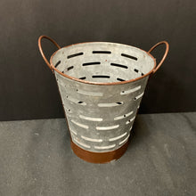  Bucket