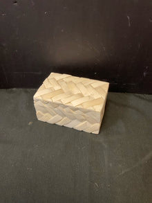  Box