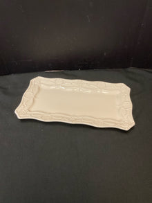  Tray