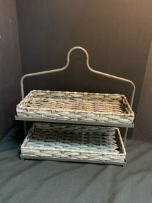  Tray