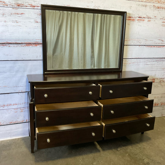 Ashley Dresser w/ Mirror