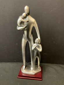  Statue/Figurine/Bust