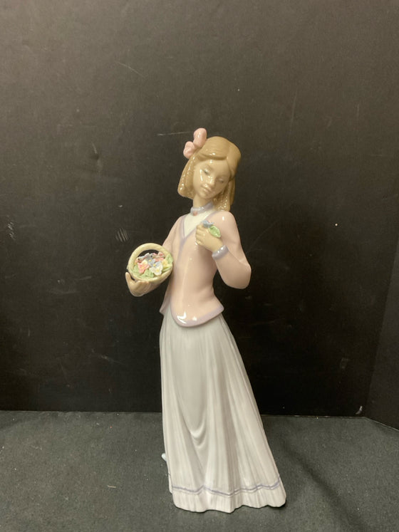 Lladro Statue/Figurine/Bust