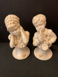  Statue/Figurine/Bust