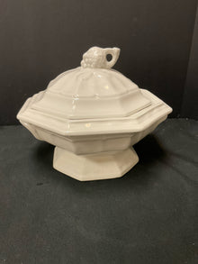  Tureen
