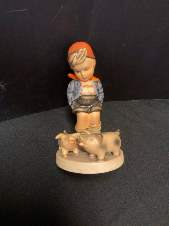 Hummel Statue/Figurine/Bust
