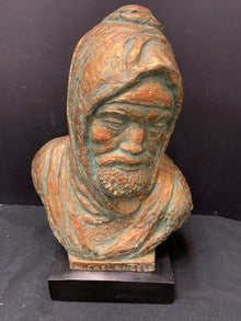  Statue/Figurine/Bust