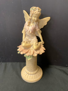  Statue/Figurine/Bust