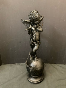  Statue/Figurine/Bust