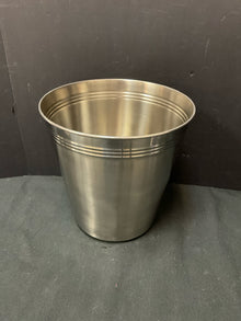  Trash Can