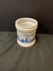  Utensil Holder