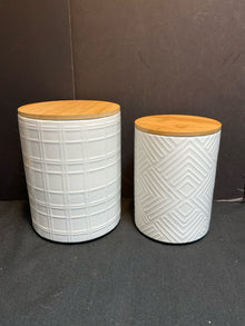  Canister