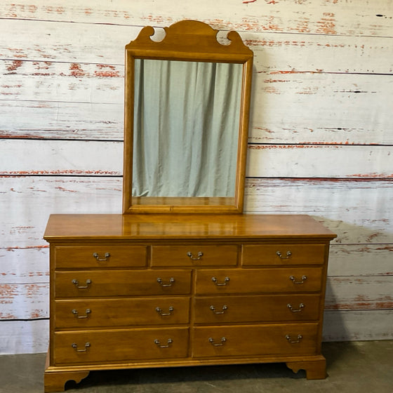 Ethan Allen Dresser w/ Mirror