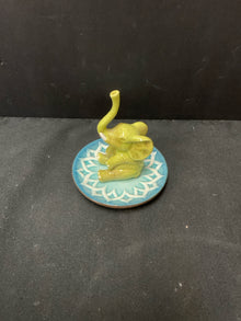  Ring Holder