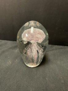  Paperweight