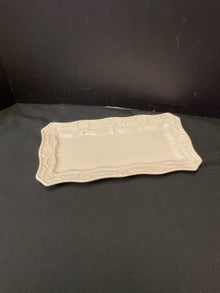  Tray