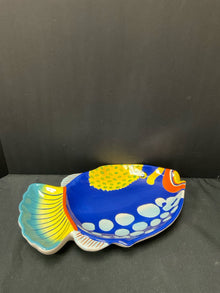  Tray