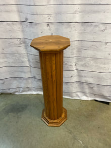  Pedestal