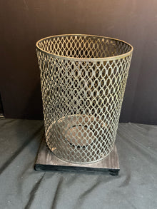  Candleholder