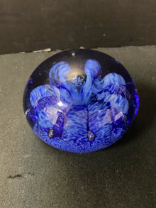  Paperweight