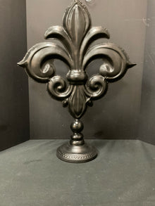  Statue/Figurine/Bust