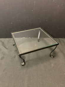  Pedestal