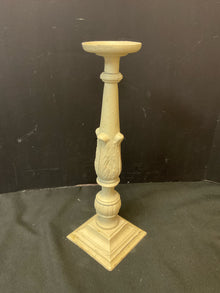  Candleholder