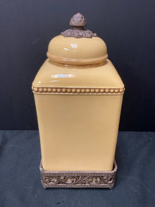  Canister
