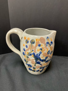  Pitcher