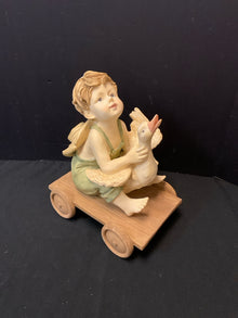  Statue/Figurine/Bust