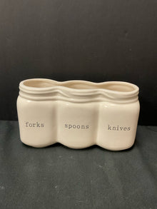  Utensil Holder