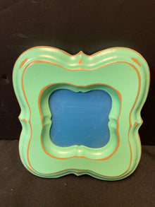  Photo frame