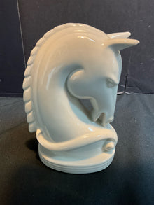  Statue/Figurine/Bust