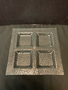  Tray