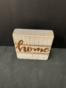  Box Sign