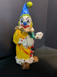  Statue/Figurine/Bust