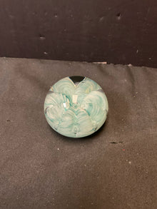  Paperweight