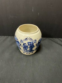  Delft Vase