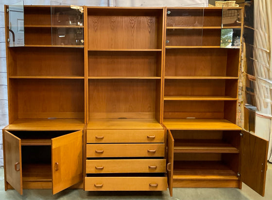 Domino Mobler Entertainment Center