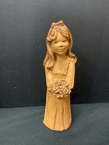  Statue/Figurine/Bust