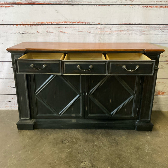 Hekman Buffet / Sideboard / Credenza