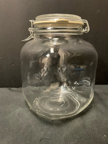  Canister