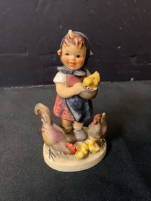  Hummel Statue/Figurine/Bust