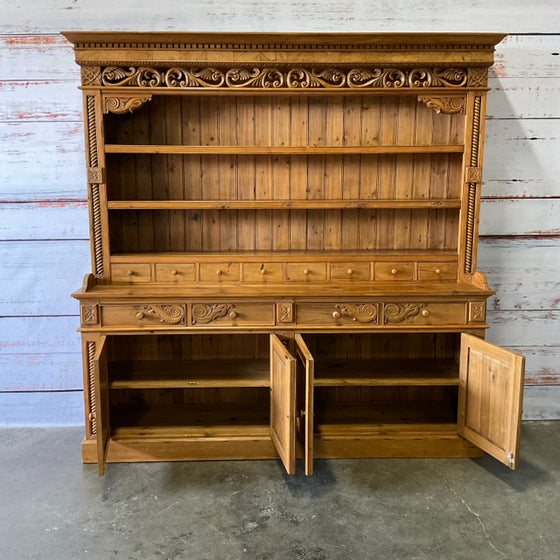 Keen Pine Buffet / Sideboard / Credenza