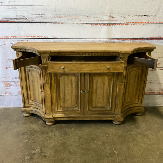 Hooker Buffet / Sideboard / Credenza