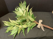 Loose Greenery