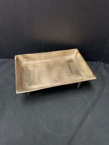  Tray