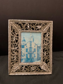 Photo frame